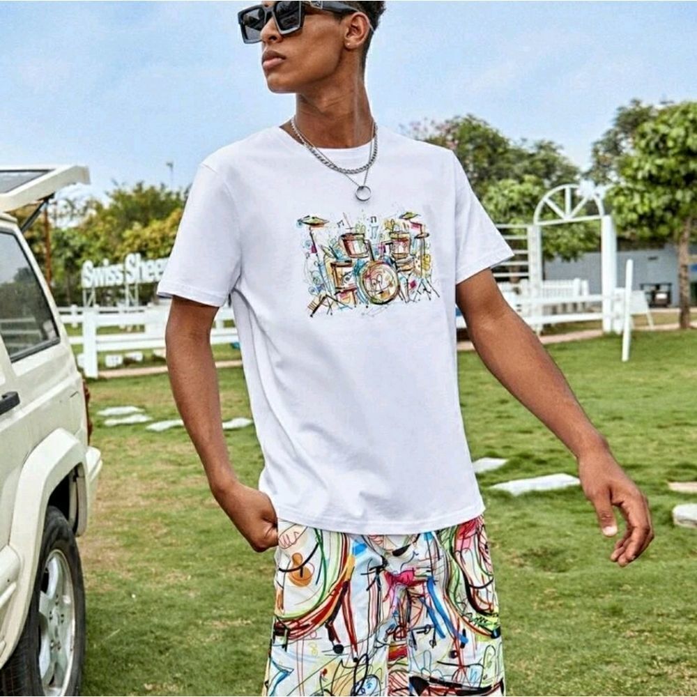 Men Graphic Print Tee - Picture 2 of 4